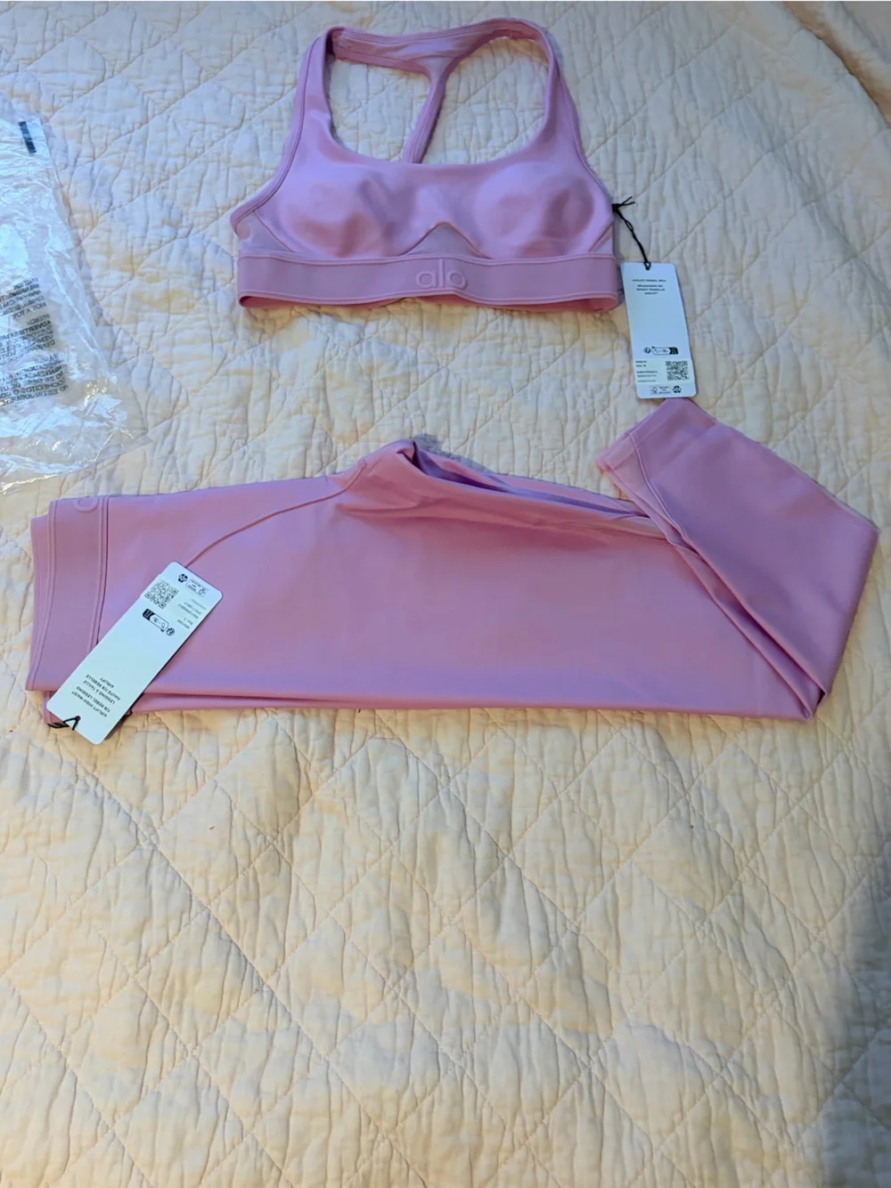 NWT Alo Yoga Airlift Rebel Bra & Leggings Set
